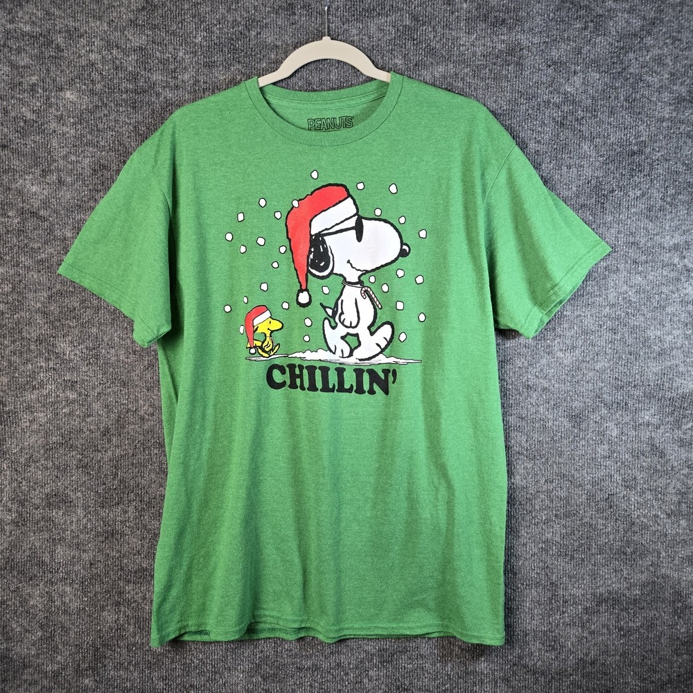 Peanuts Snoopy T Shirt Womens L Green Snoopy Woodstock Chillin Santa Holiday